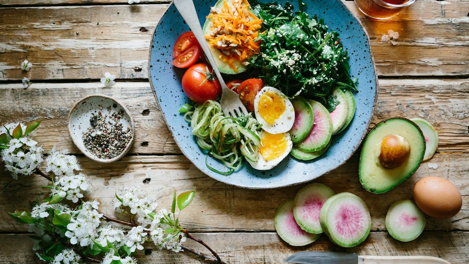 Nutrient-dense plate for thyroid energy